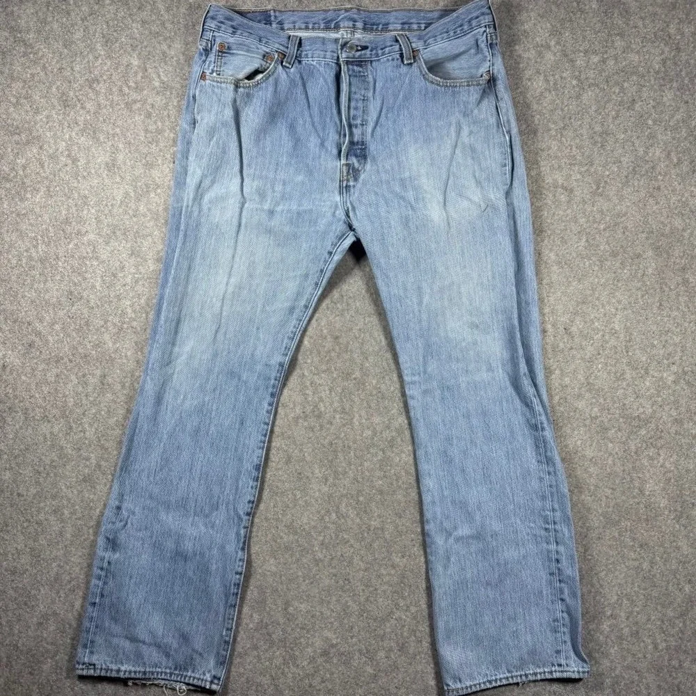 Levi's 501 Original Fit‎ Mens Light Wash Blue Straight Leg Denim Jeans 36x30